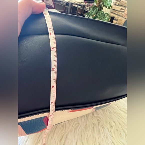 NWOT 2 in 1 LIMITED EDITION SAC BOOKTOTE - Picture 13 of 16